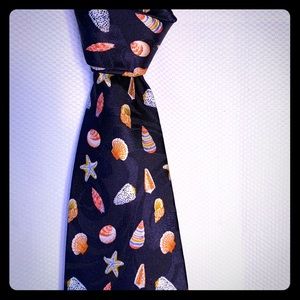 Men’s seashell tie